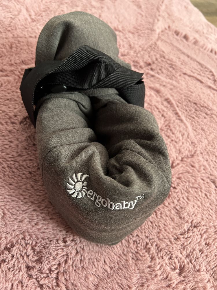 Ergobaby - Eргономична раница Embrace