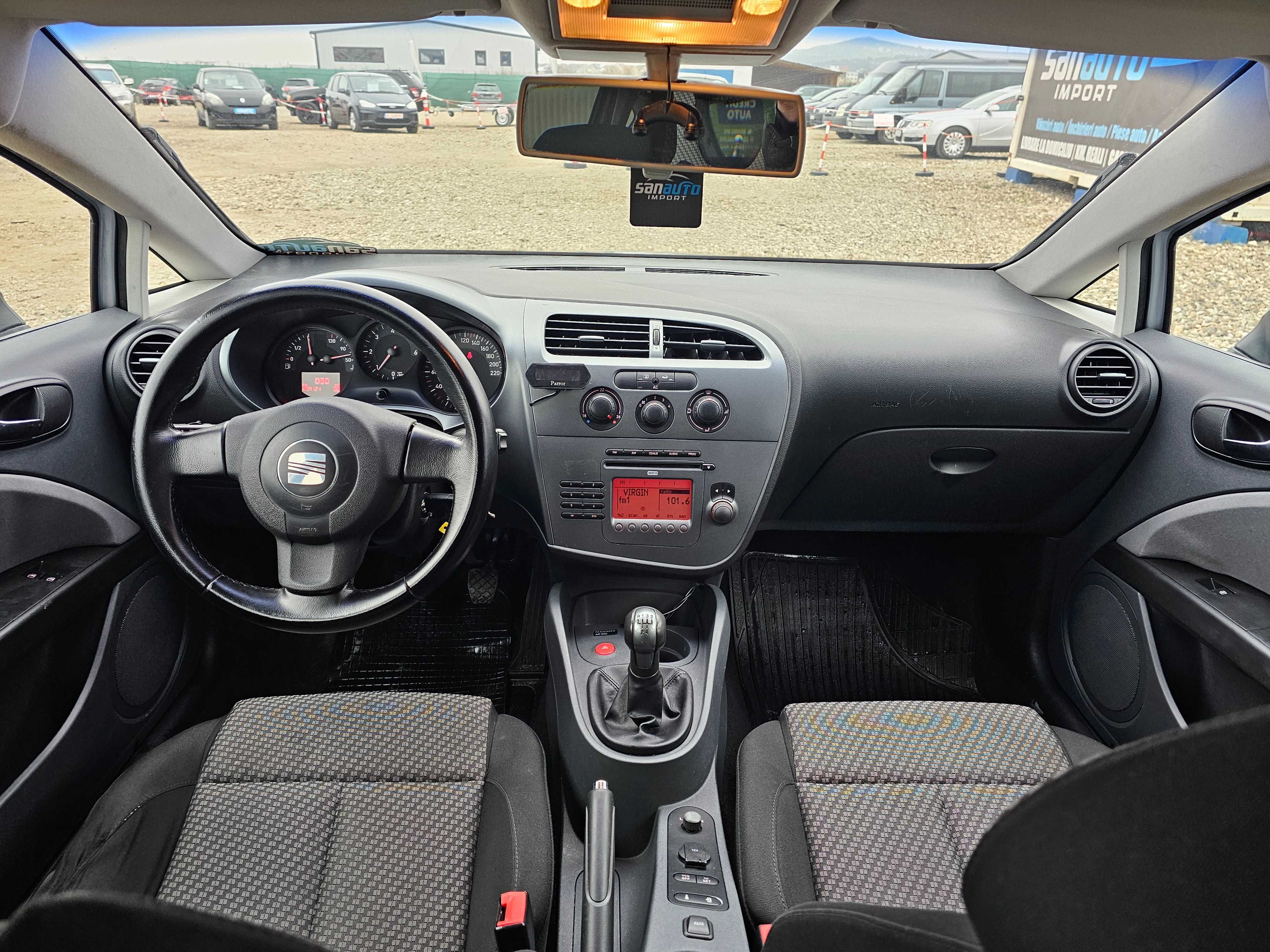 Inchirieri auto Iasi / Seat Leon / Rent a car