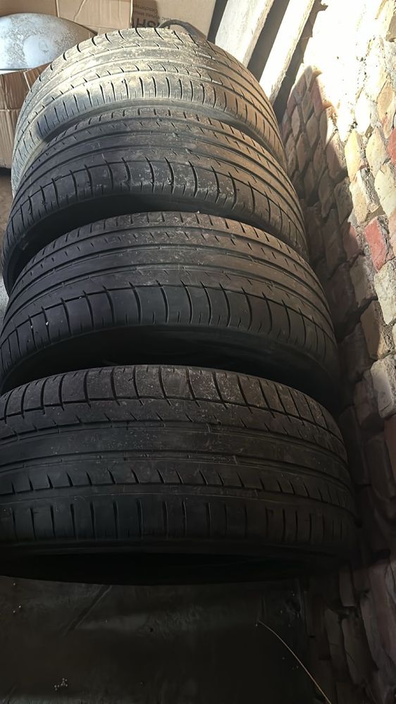 Продам летние шины 275/40R20