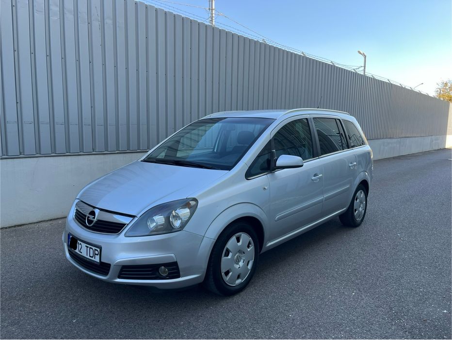 Vand Opel zafira B 7 locuri 1.9  CDTI An 2008  260.000 km