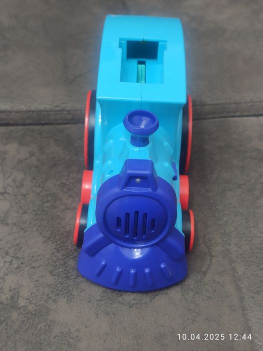 Паровозик на батарейках ( рабочий)