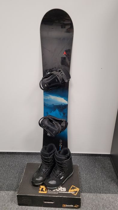 Placa snowboard 161 Dynastar cu legături Factory și boots Rossignol 45