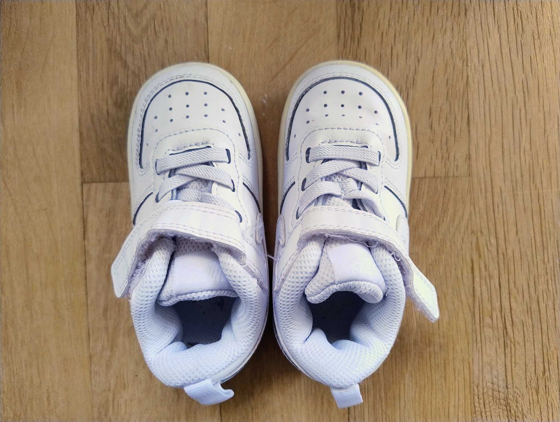 Обувки Primigi за момиче 21 н. + бели маратонки Nike 22 н.
