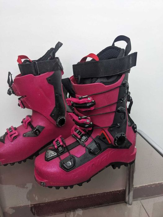 Clapari schi tura femeie Dynafit