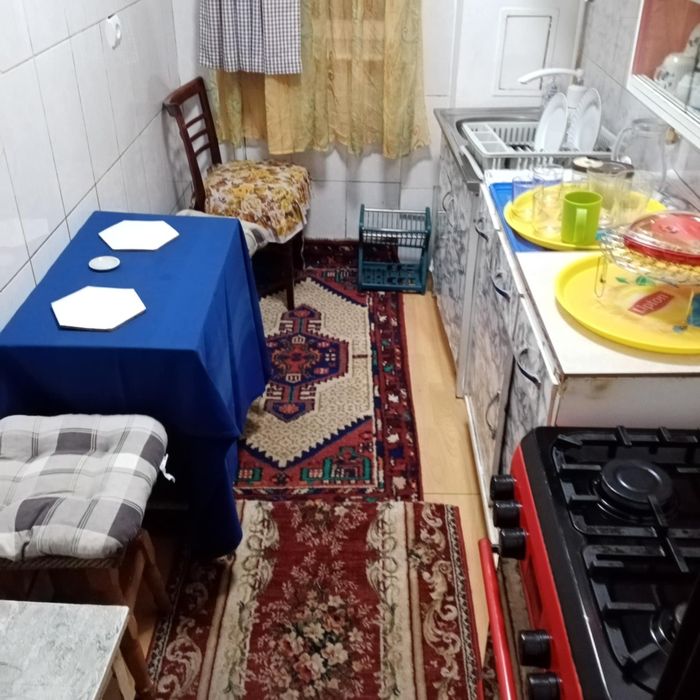 Închiriez apartament cu doua camere în Hunedoara la parter înalt