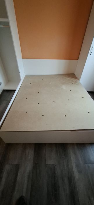 Pat de misloc cu sertare