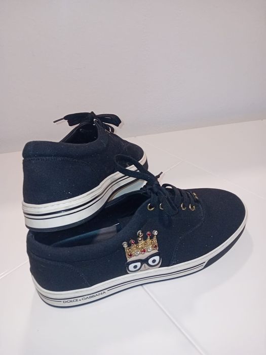 Tenisi noi fără cutie