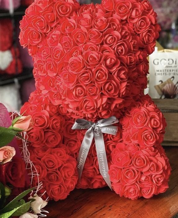 Мече от рози любов