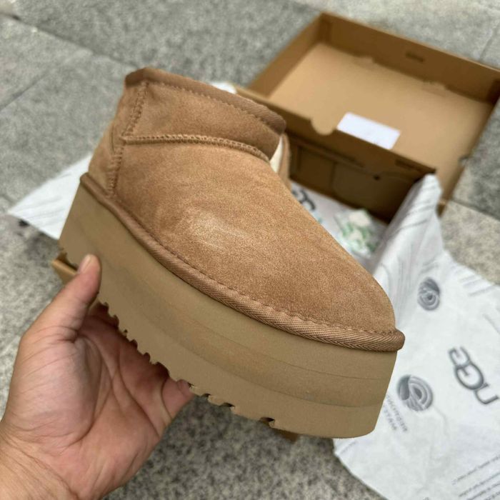 Ugg classic untra mini
