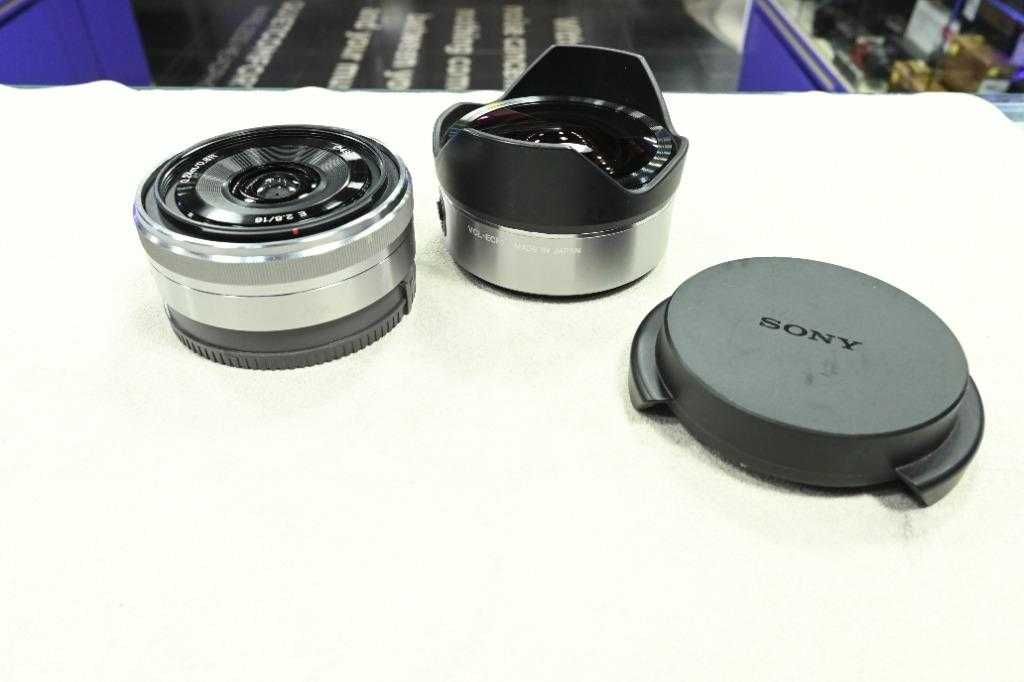 Sony E 2.8/16 (SEL16F28)+сверх широкоугольная насадка.