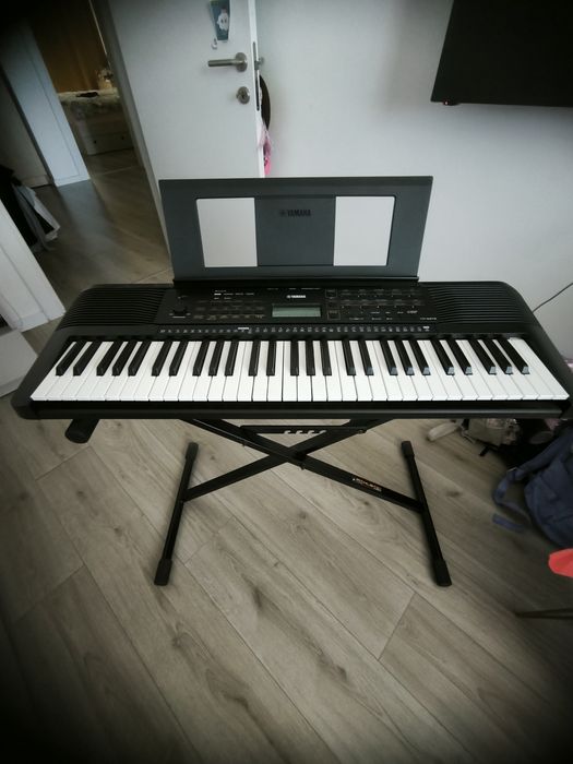Orga electronică YAMAHA PSR E273