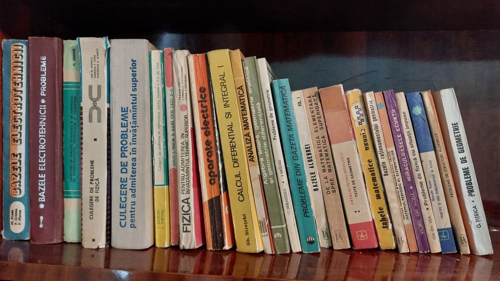 Carti vechi din biblioteca personala