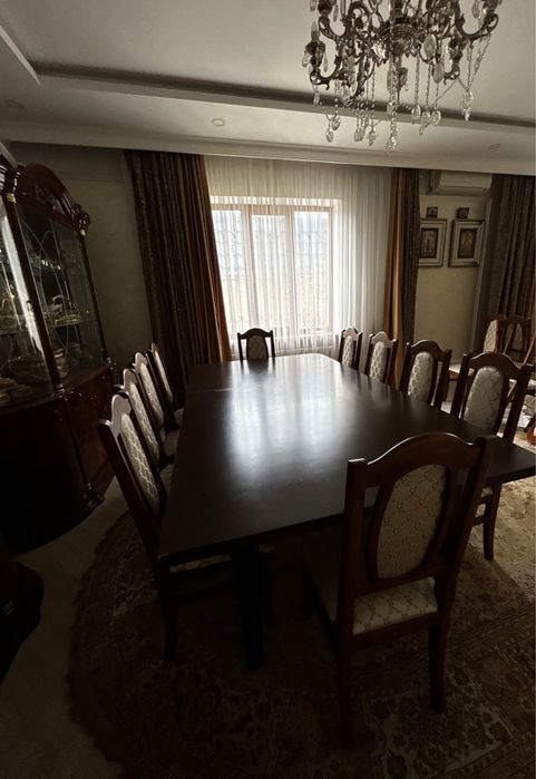 Продам шпонированный большой стол