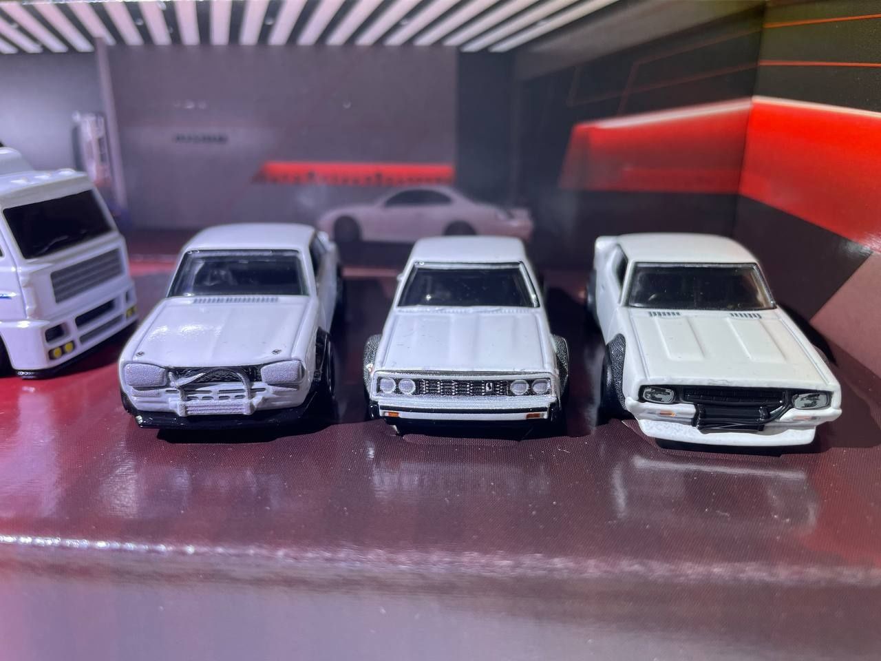 Hotwheels premium Диорама 1:64 Nissan Skyline