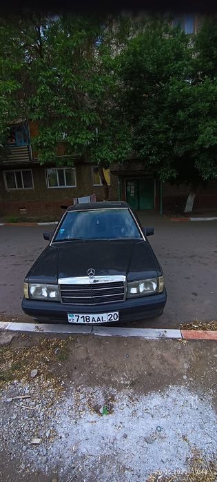 Продам Мерседес 190. Объем 2. Цена 1.5 мил.