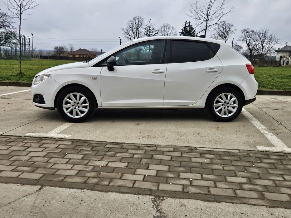 Seat ibiza 2011,     1.2 benzina,  full option