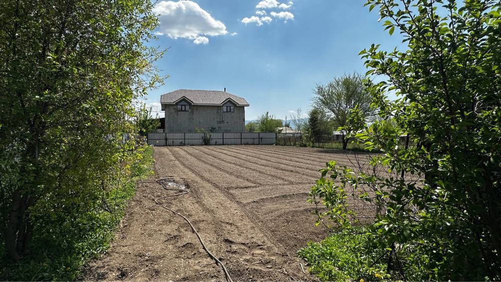 Продается дом 6 комнат газ подключен