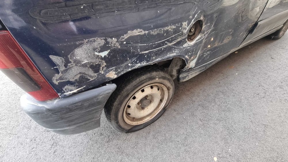 Продавам Пежо Партнер 1998г.