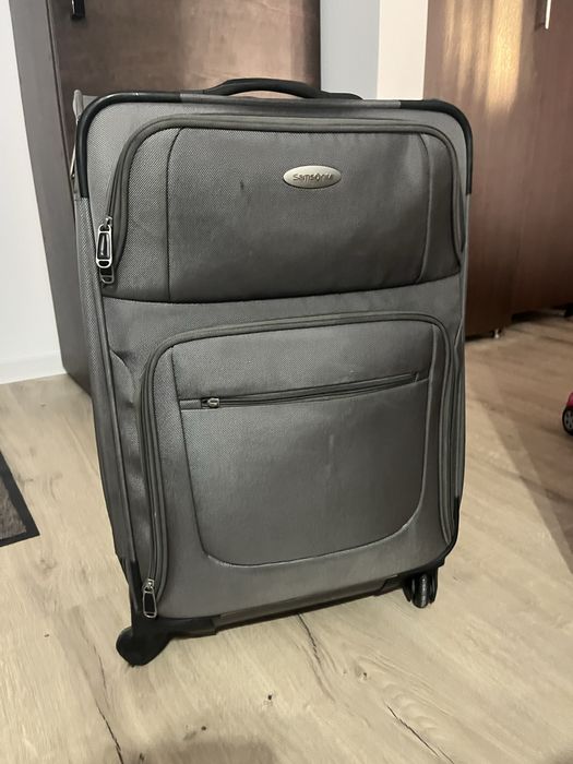 Vand valiza samsonite 4 roti