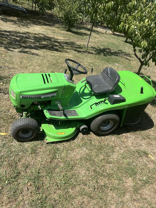 Tractoras Gazon Iarba 12CP cu cos Impecabil