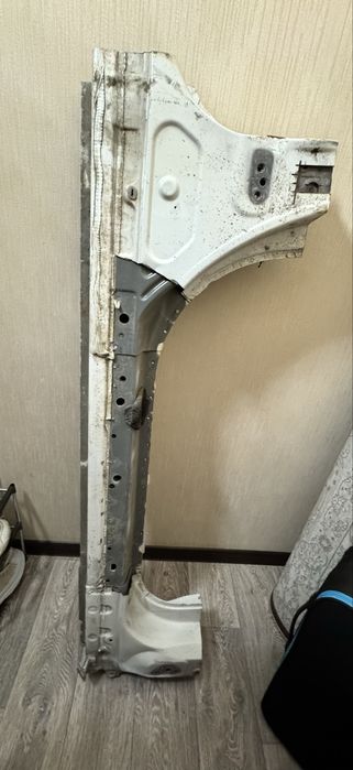 Правый порог camry 70