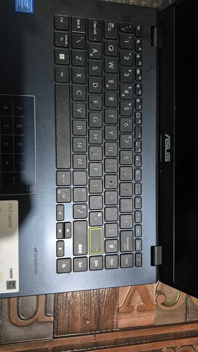 Vand laptop ASUS in stare perfecta de functionare