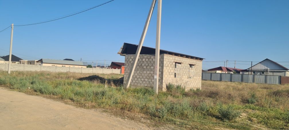 Участок с  времянкой в  ынтымаке