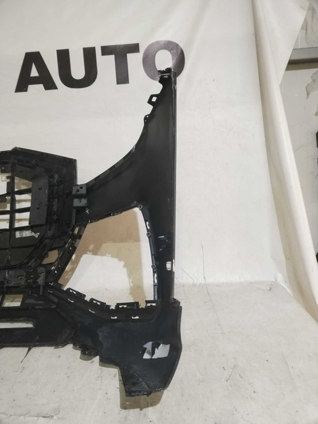 Bara fata Audi Q8, 2018, 2019, 2020, 2021, 2022, 2023, cod origine OE 4M8807437D, cu gauri pentru senzori de parcare (6).