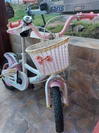Bicicletă pentru fetițe!