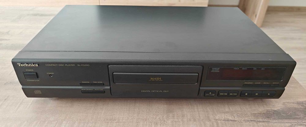 CD плеър Technics SL-PG390 с MASH декодер