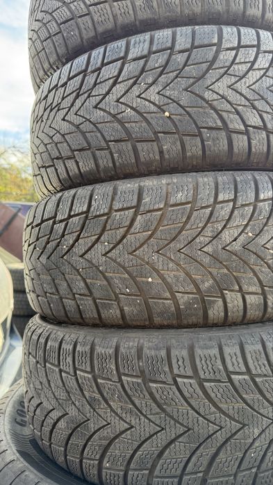 Зимни гуми 195х50х15 МОМО