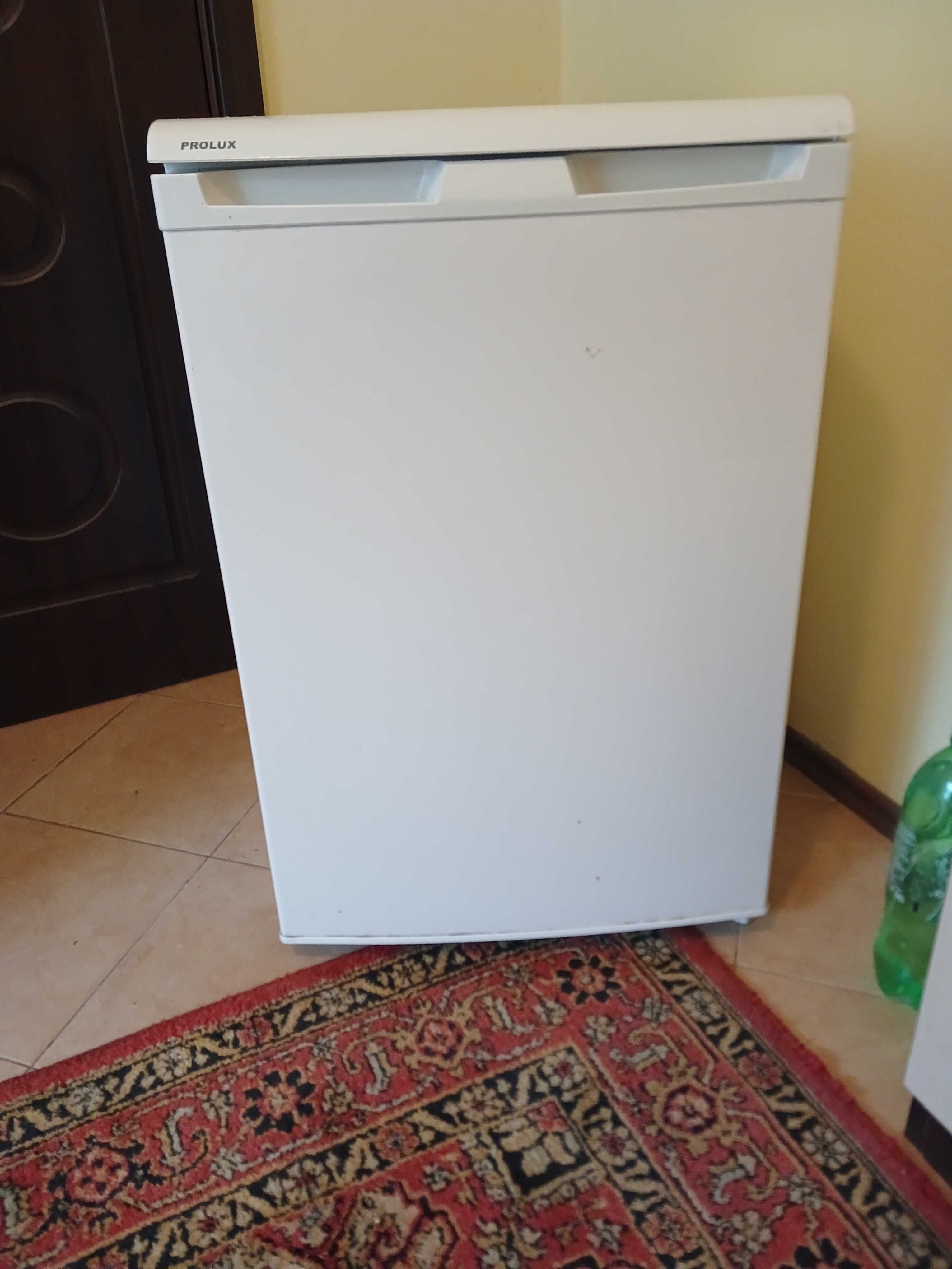 Хладилник продавам