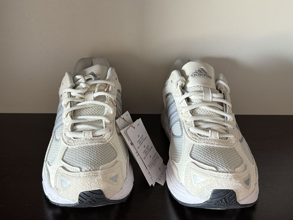 ADIDAS RESPONSE CL Налични 43н 27.5см/45н 29.5см Стелка Нови