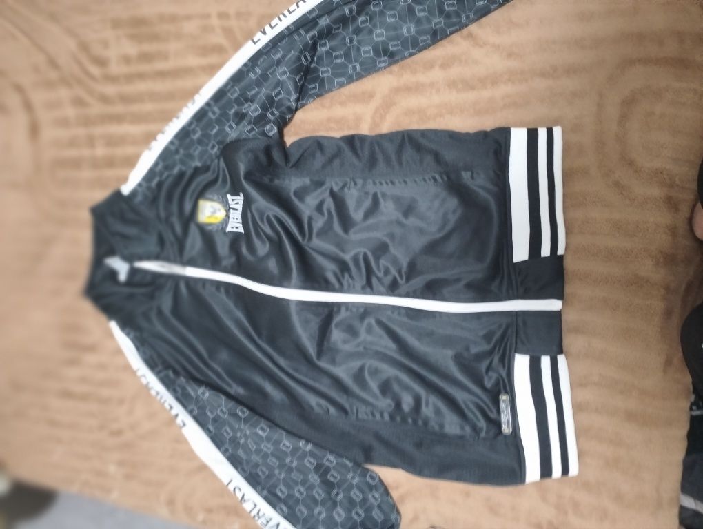 Vând bluză Everlast Mens Athletic Zip-Up Track Jacket