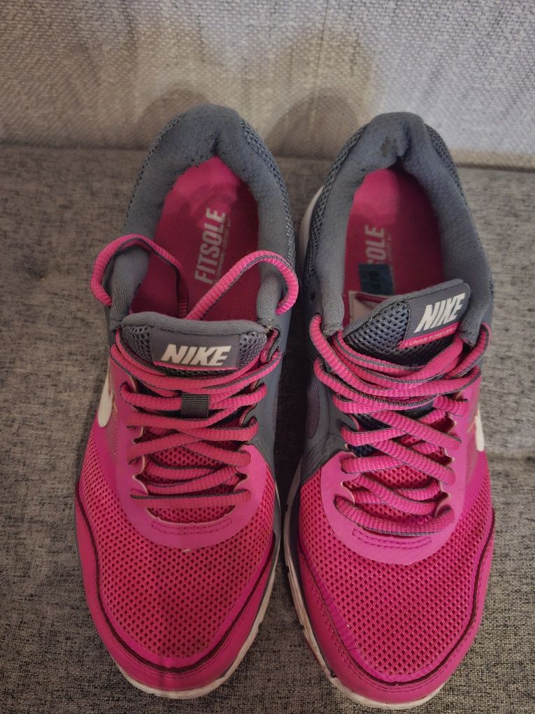 Дамски маратонки Nike