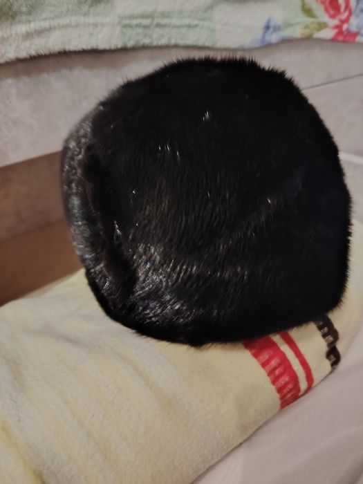 Продам норковую женскую шапку