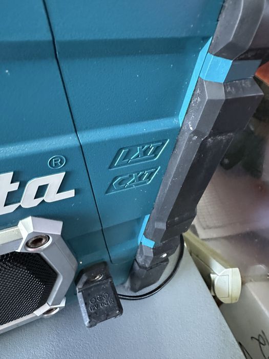 Radio de santier Makita cu bluetooth