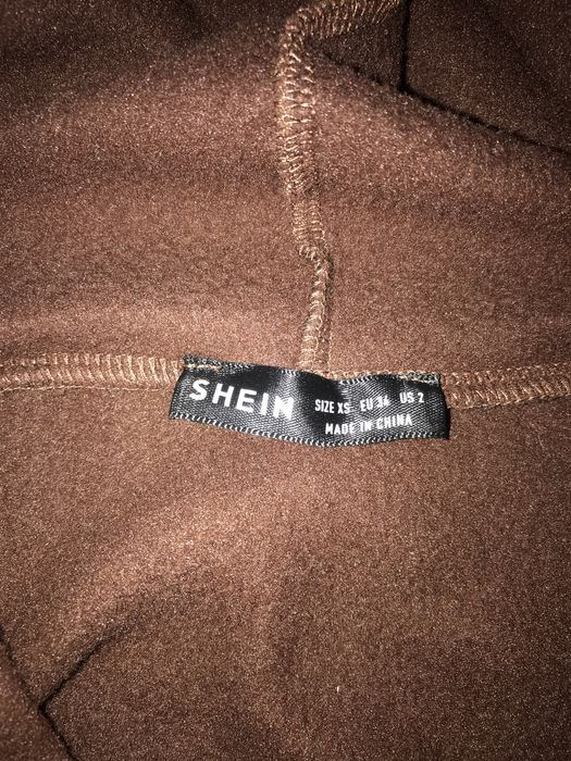 Hanorac cu gluga maro inchis