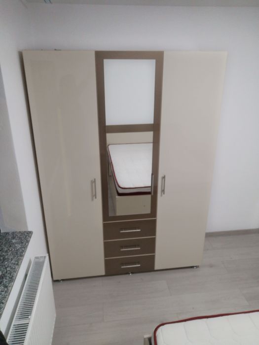 Vând urgent mobila dormitor