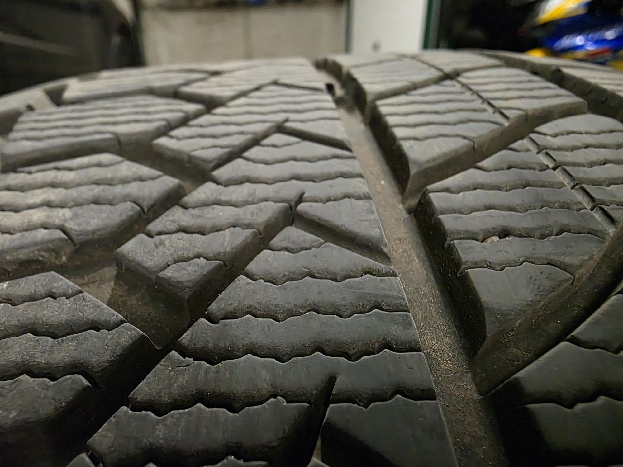 Зимни Спорт пакет 275/40 R19, 255/40 R19