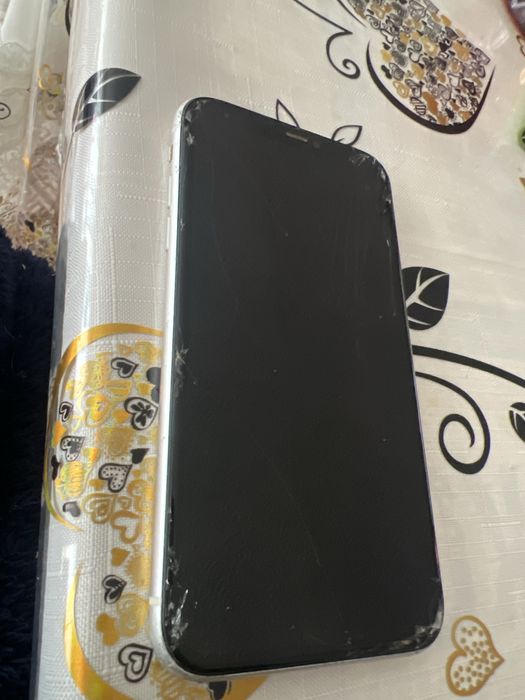 Iphone 11 -256GB -Defect,nu porneste -pentru piese
