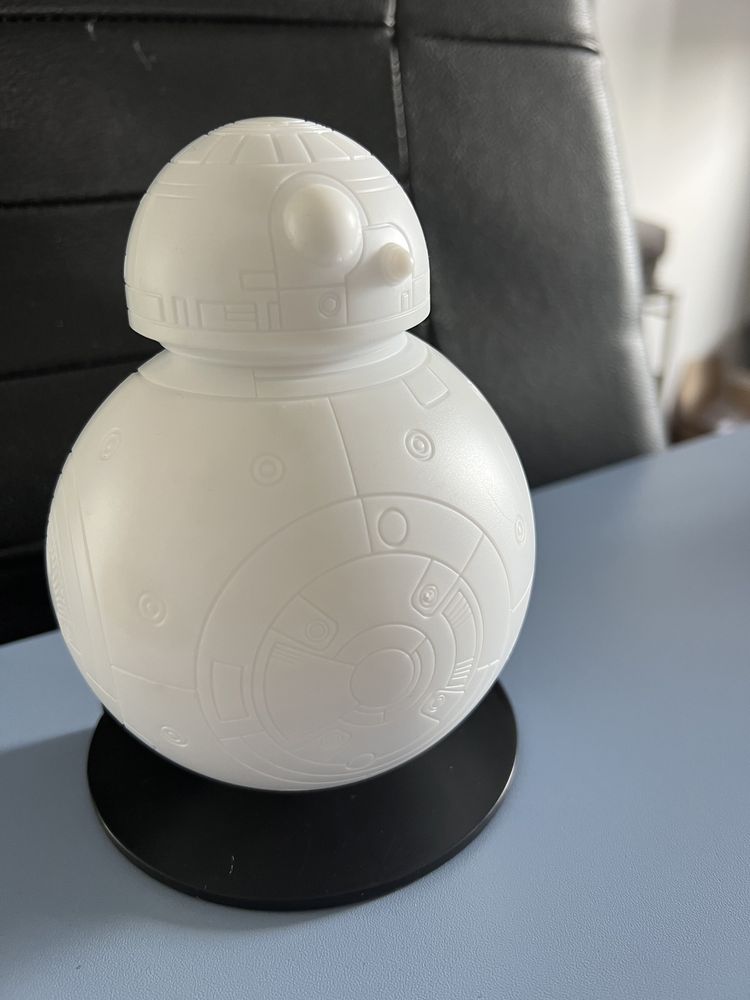 Лампа с формата на BB-8 от Междузвездни войни