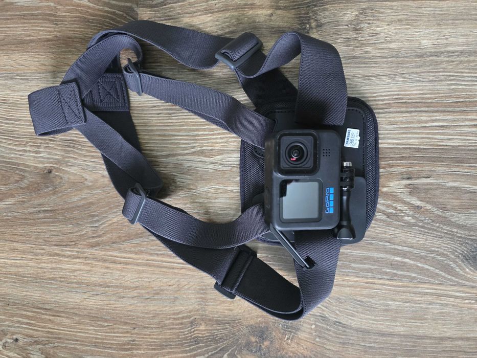 GoPro HERO 11 екшън камера + гръдна стойка + 256GB карта памет