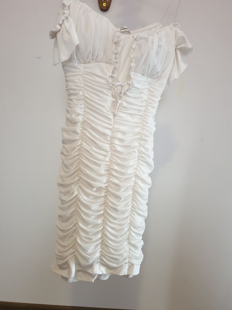 Rochie  albă  eleganta