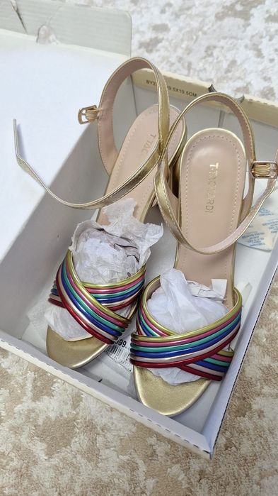 Босоножки размер 40