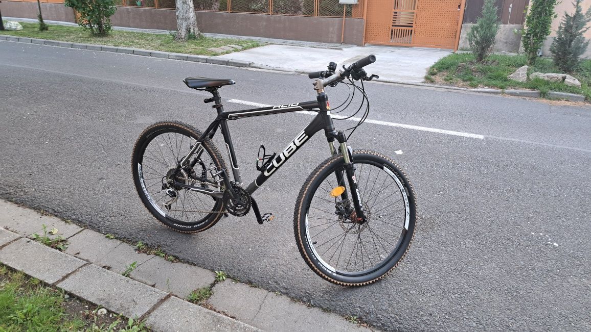 Vând bicicletă cu frane pe lichid hidraulic [Cube, Ghost, Scott,