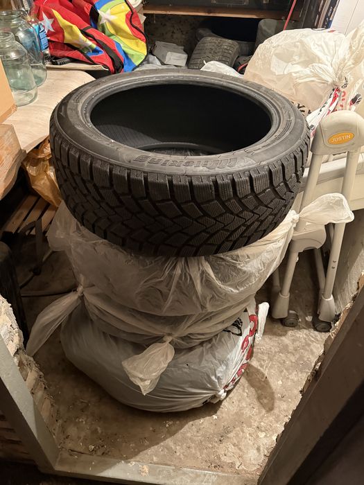 Зимние шины в отличном состоянии