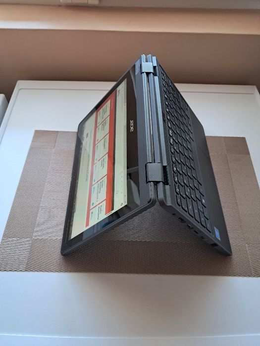 Laptop  Acer  Travel  Mate  B