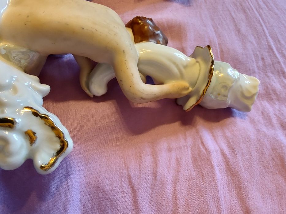 Sfeșnic din porțelan fin ARPO Curtea de Argeș ,decor cu îngeraș