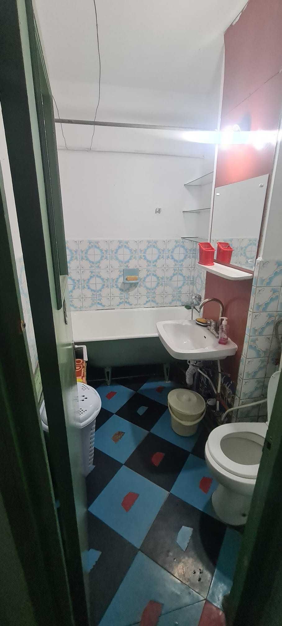 Persoana fizica vand/ schimb apart. 2 cam D, 2 balc. Podu Ros